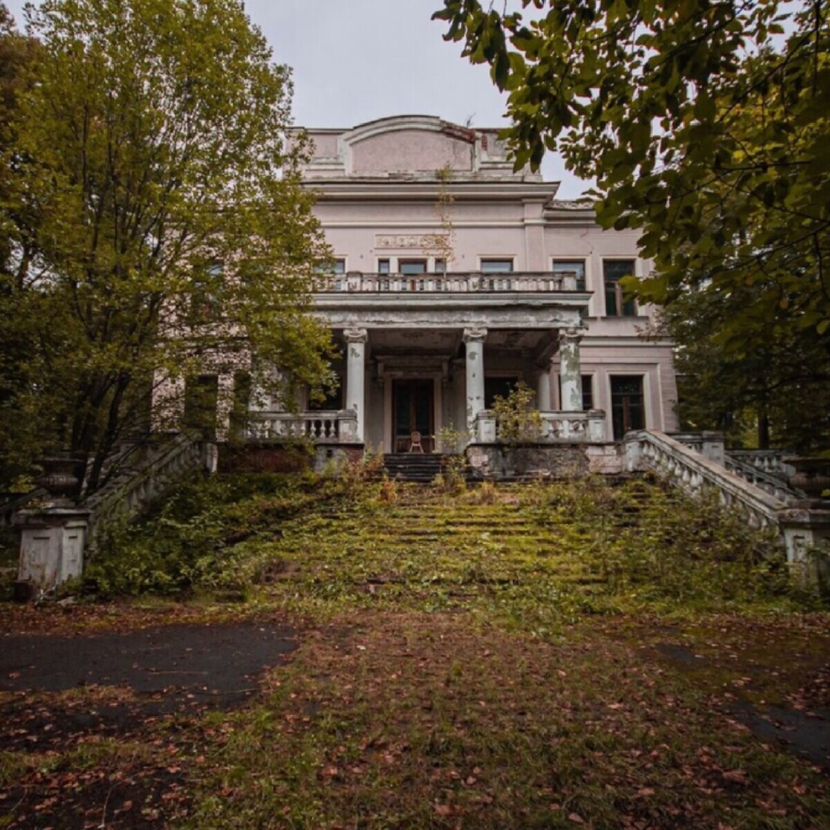 дача сталина в кунцево фото