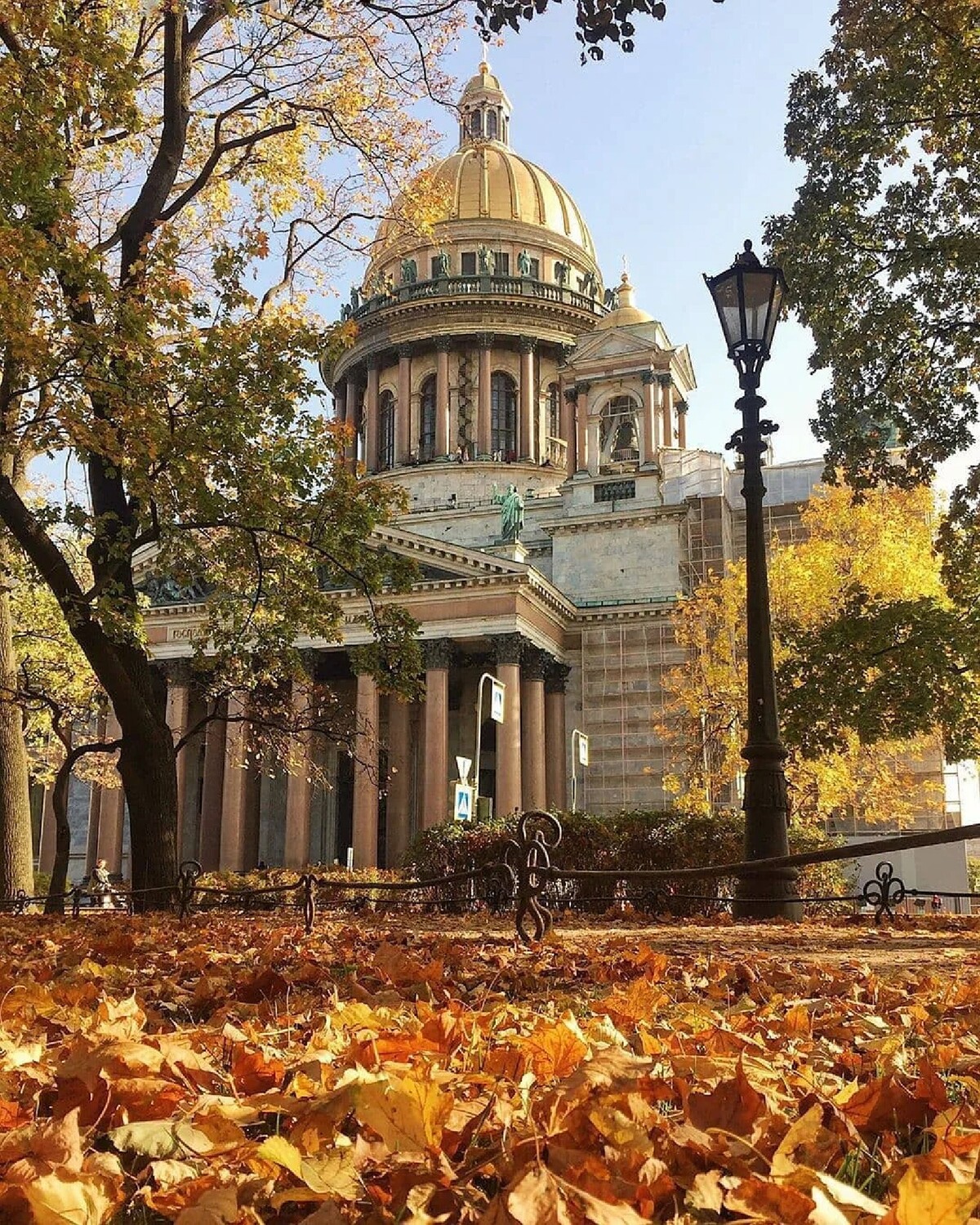 Исаакиевский собор осень