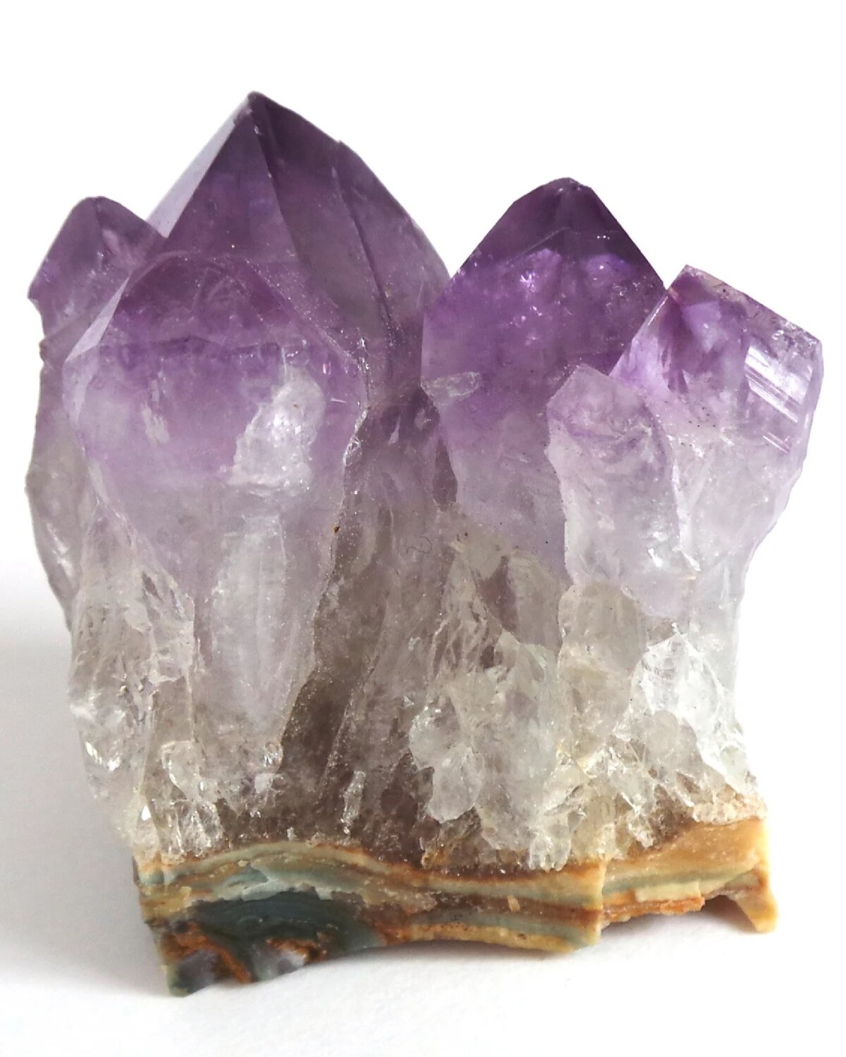 Бусы из горного хрусталя. Минералы кварц горный хрусталь. Горный хрусталь аметист. Бусы из натурального горного хрусталя. Горный хрусталь аметист.