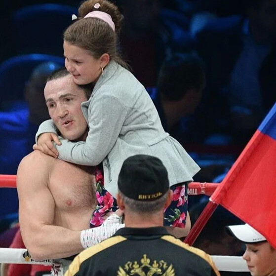 Денис Лебедев боксер семья