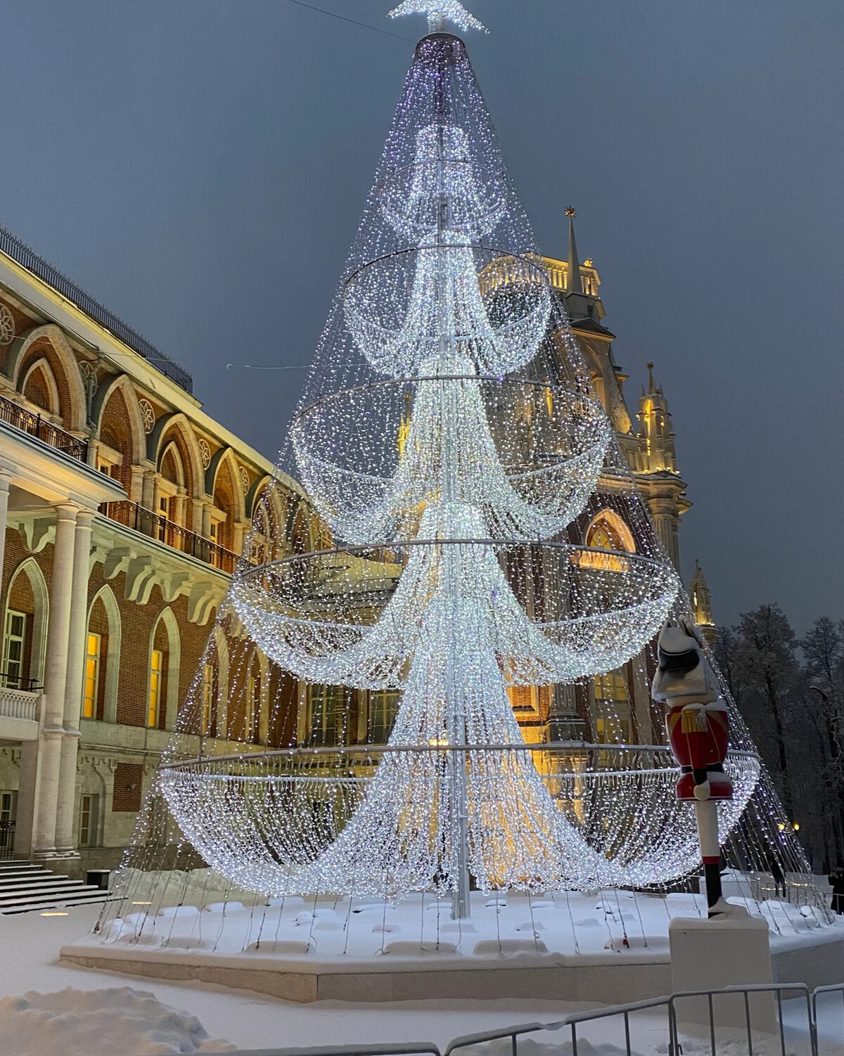 царицыно новогодняя программа. парк царицыно в новогодние праздники 2020. царицыно на январские праздники. парк заповедник царицыно зимой. смотреть фото царицыно новый год-.