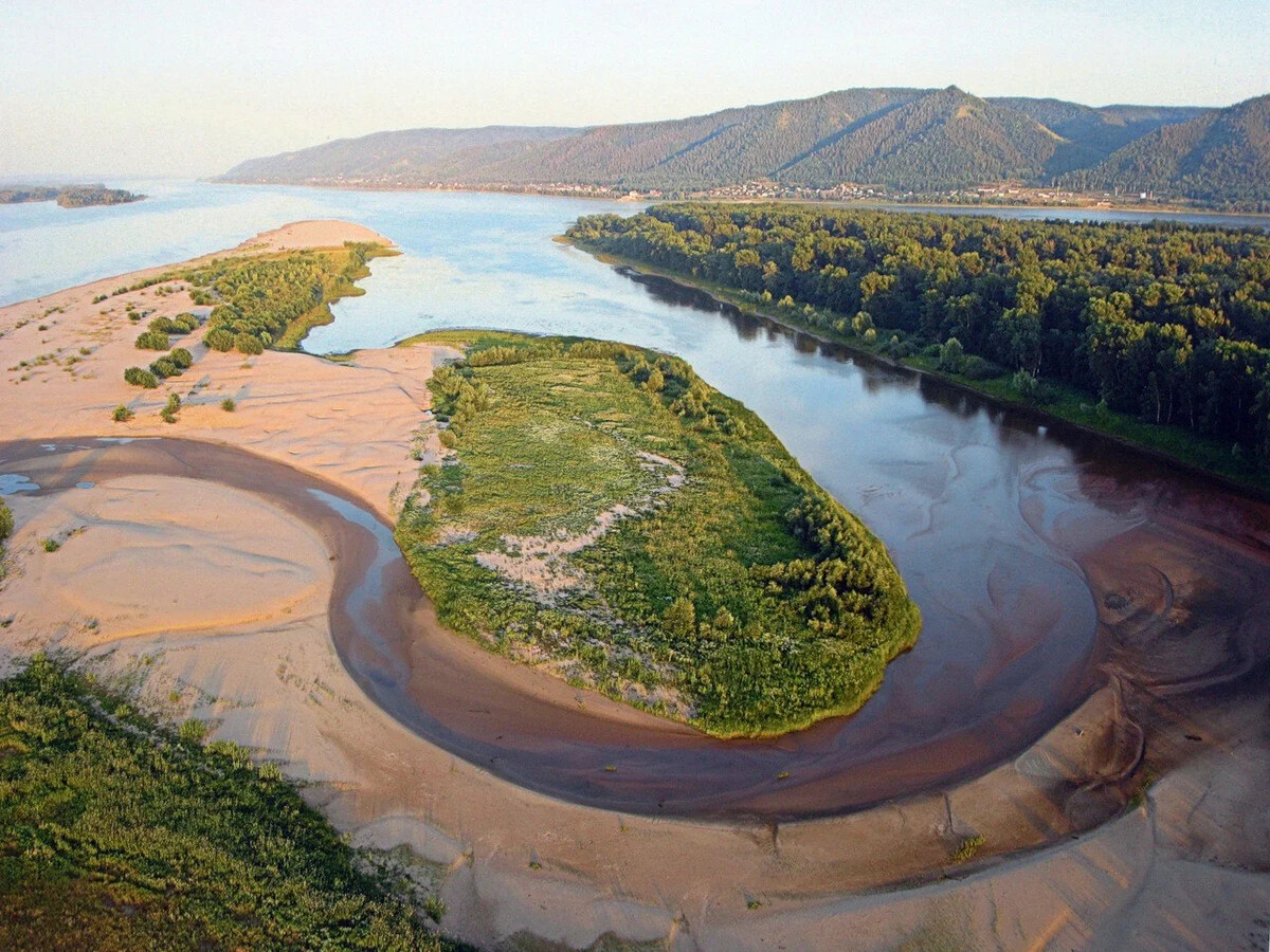 Река коси. Коса на реке. Коса на реке фото. Остров середыш на Волге.