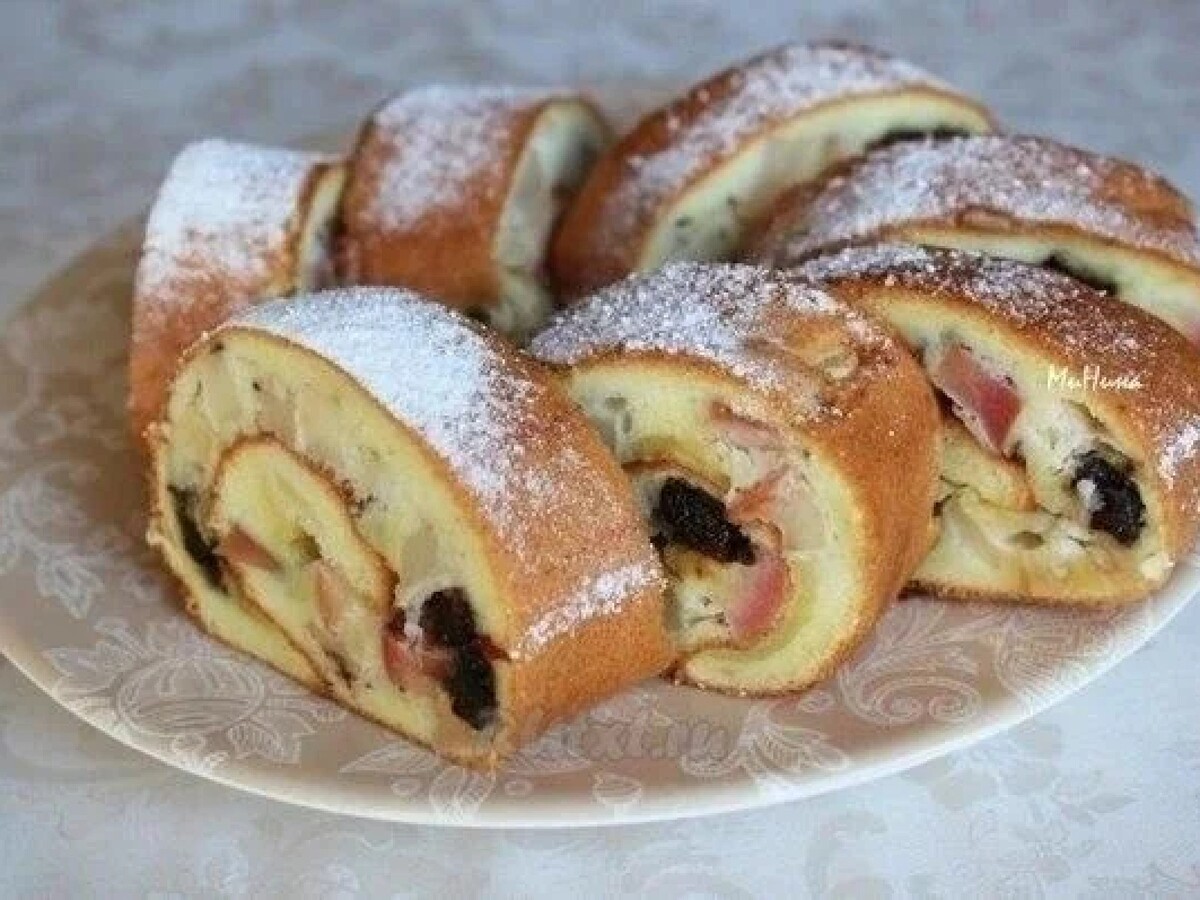 Рулетики с яблоком и корицей