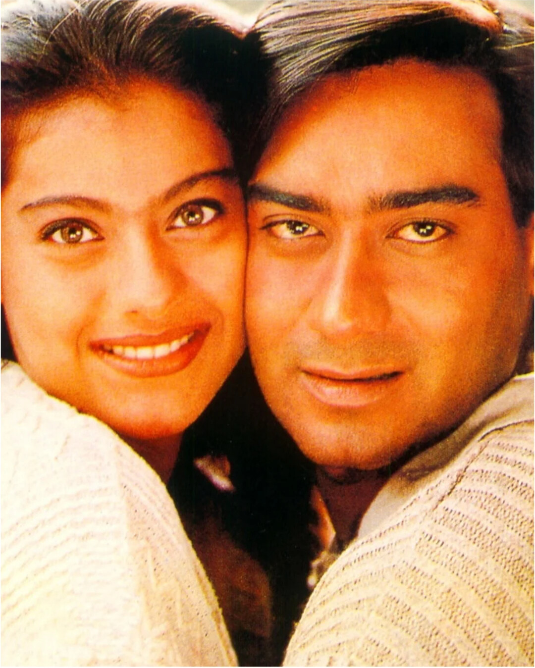 Муж каджол аджай девган. Муж каджол аджай девган. Каджол и аджай девган. Свадьба каджол и аджая девгана. Каджол и аджай девган.