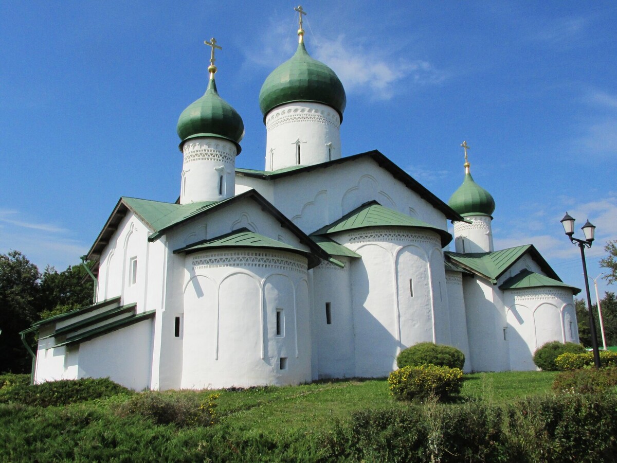 Церкви и монастыри Пскова