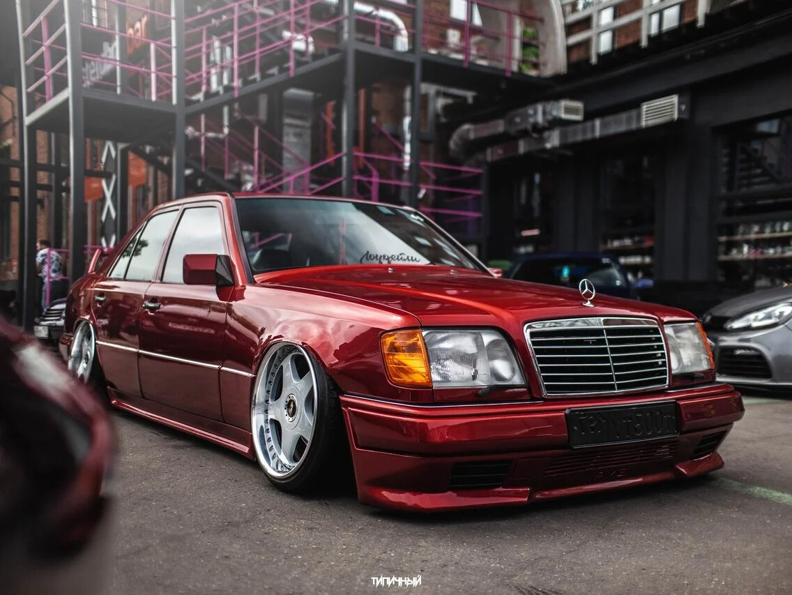 Mercedes Benz w124 stance