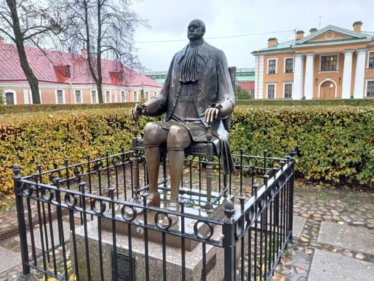 памятник петру в петропавловской крепости