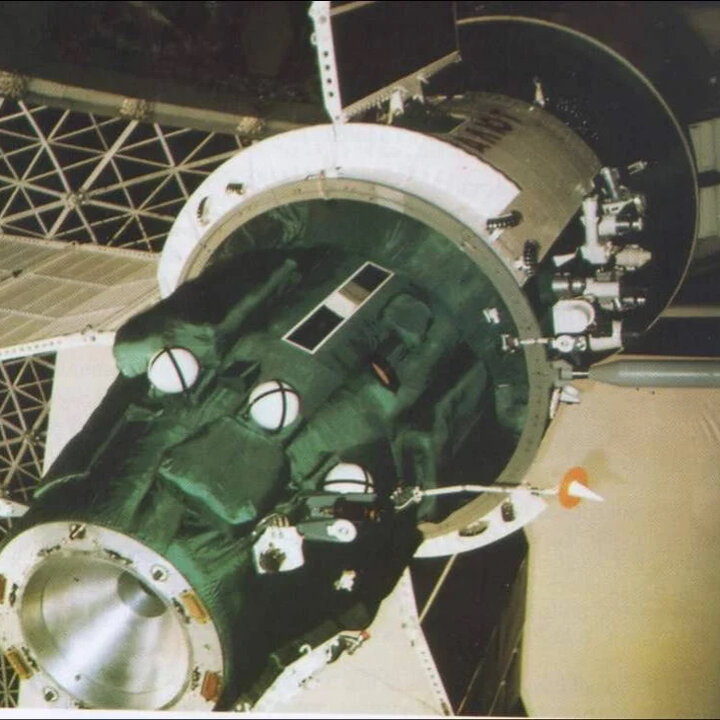 орбитальная станция салют-7. орбитальная космическая станция салют. 1971 орбитальная космическая станция салют. первая космическая станция салют-1. салют 1 1 4.