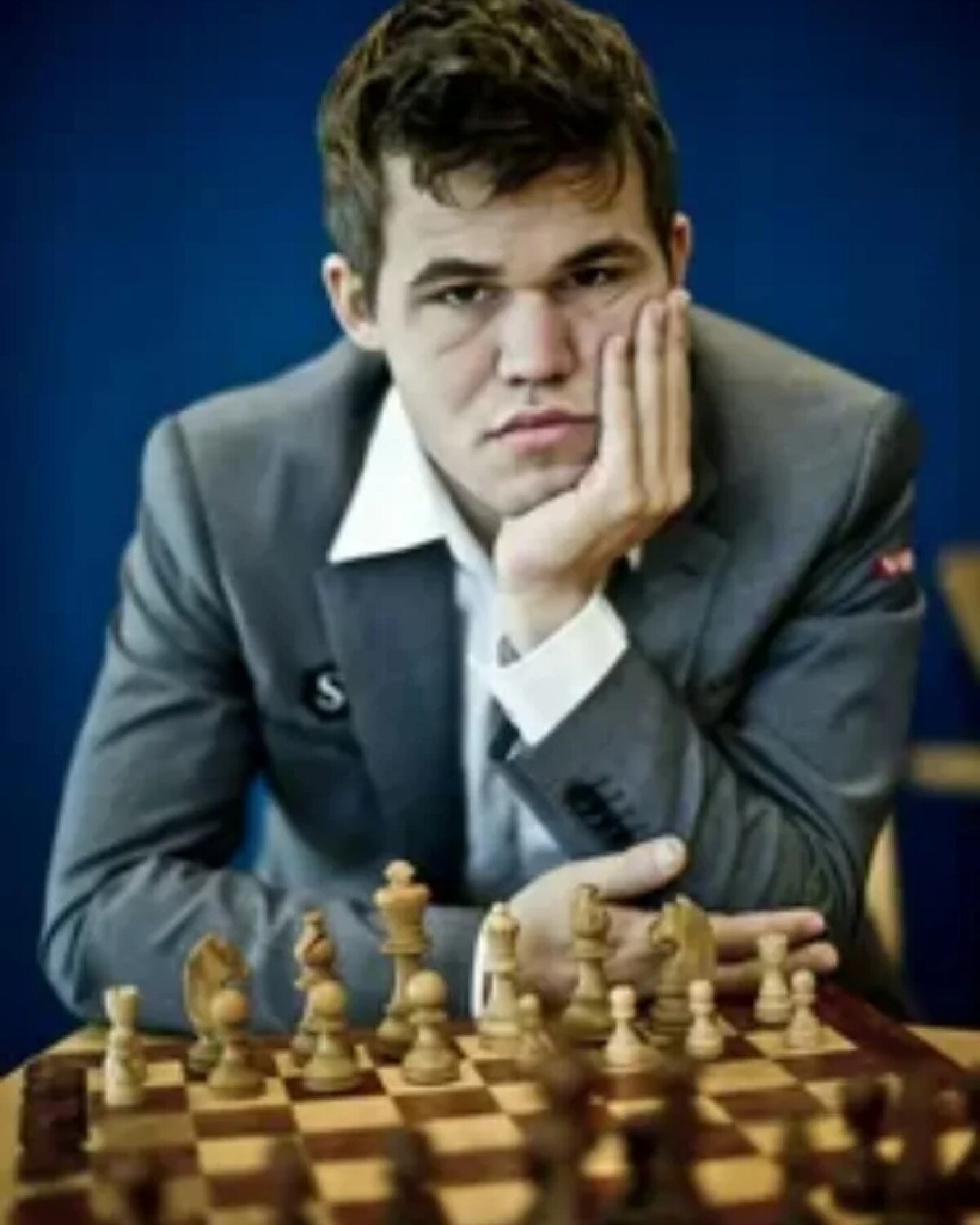 Магнус карлсен. Шахматист бывший. Шахматист бывший. Шахматист бывший. Магнус карлсен 2005.