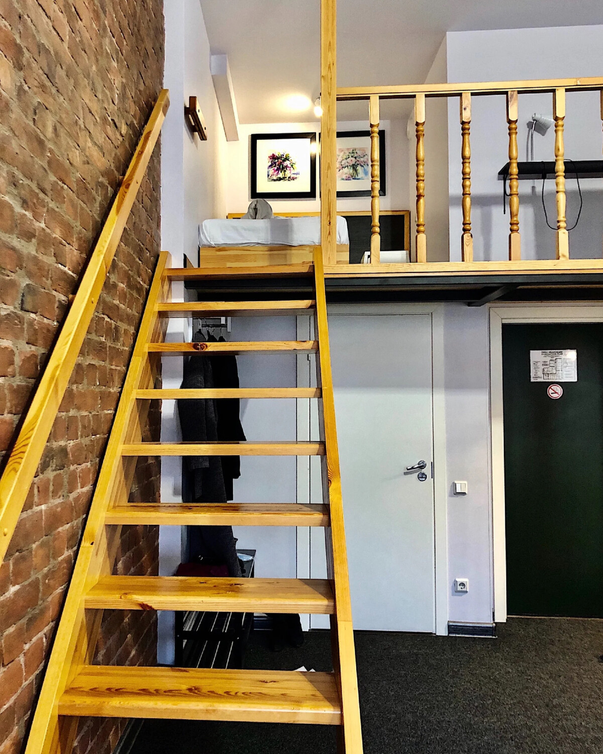 мини домики для гостиницы. двухъярусный номер в гостинице. мини отель питер санкт-петербург. гороховая 33 санкт-петербург. двухэтажный номер санкт петербург.