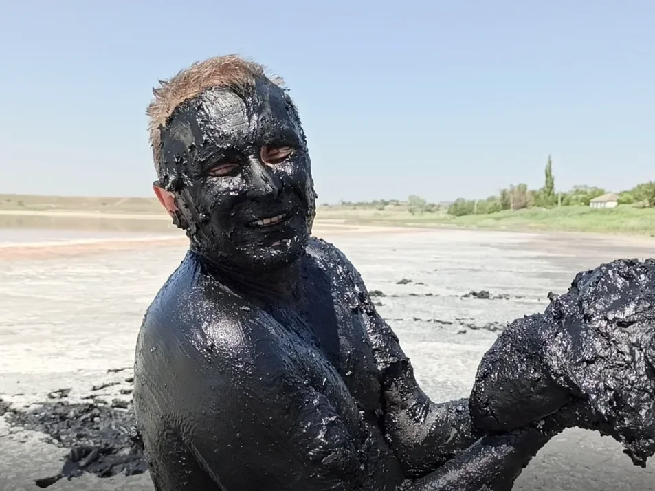 Много грязи. Кучка грязи. Токсическая пыль грязь.