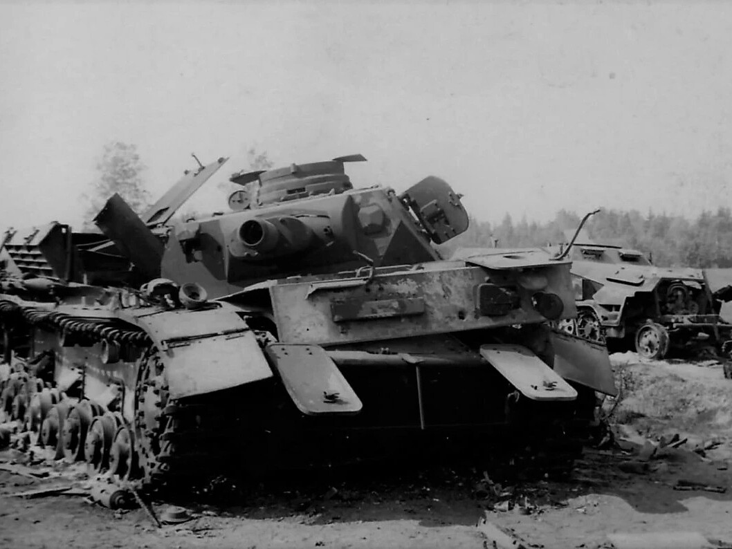 Подбитый танк PZ 4