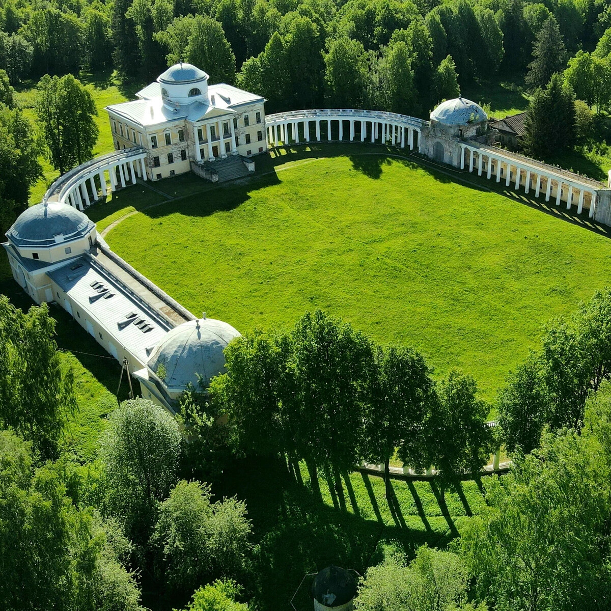 Усадьба знаменское раек в торжке. Знаменское-раёк усадьба. Райок Торжок усадьба. Усадьба Раек Торжок. Усадьба Стрешневых Знаменское-раёк.