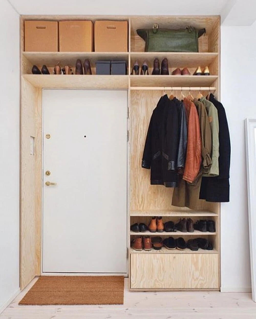 узкий шкаф в прихожую для верхней одежды и обуви