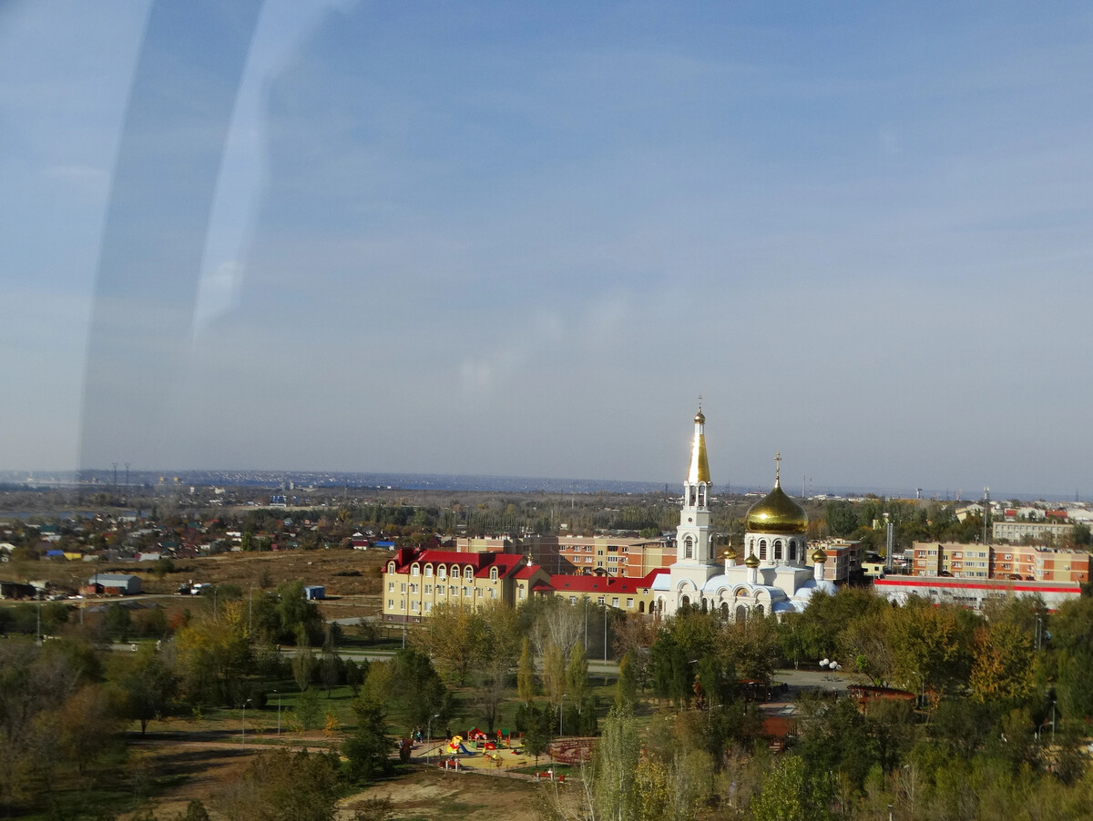 волга снимок из космоса волгоград. мамаев курган на карте волгограда. город спутник. сурский сквер волгоград. космоснимок волгоград.