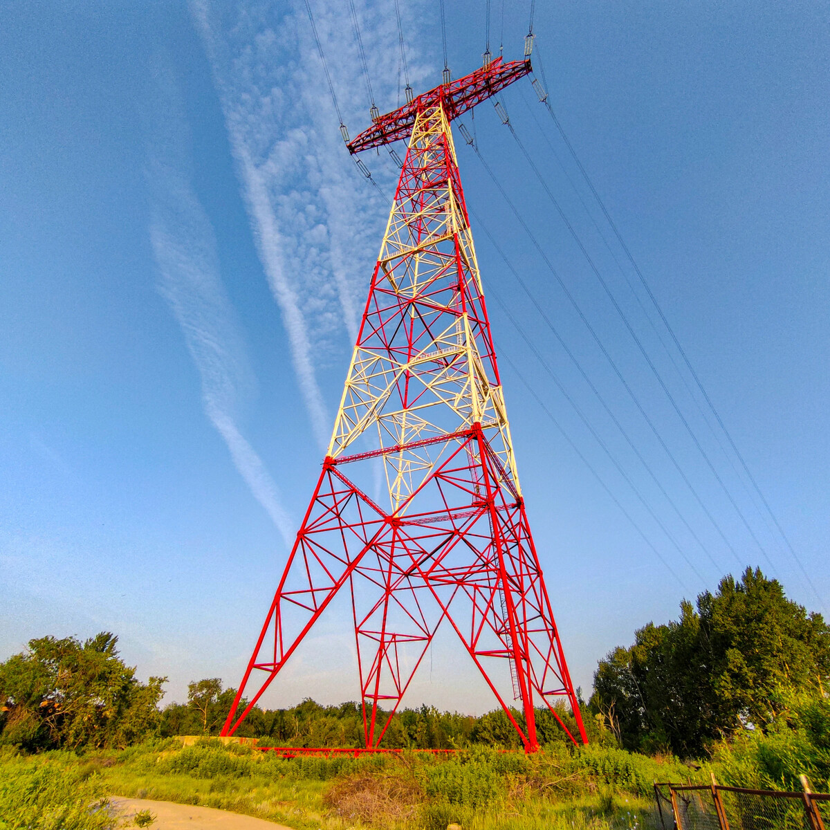 лэп китай 500кв. самая высокая опора лэп в россии балаково. опора вл 220 кв рюмка. линия 1100 кв. самая высокая лэп.