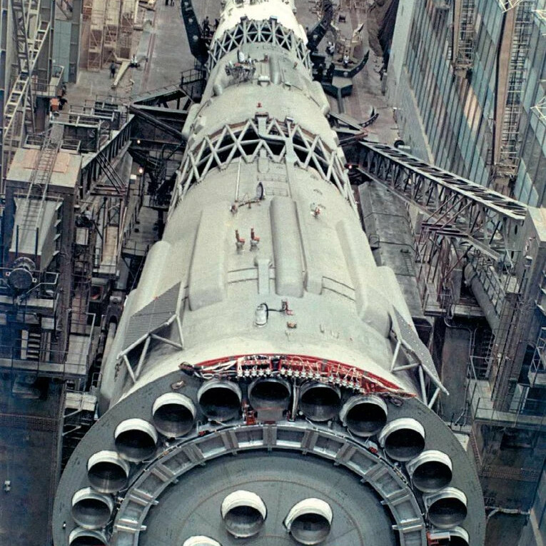 Н1. Лунная ракета н-1. Ракета н1 СССР. Советская Лунная ракета н-1. Сверхтяжелая ракета-носитель н-1.