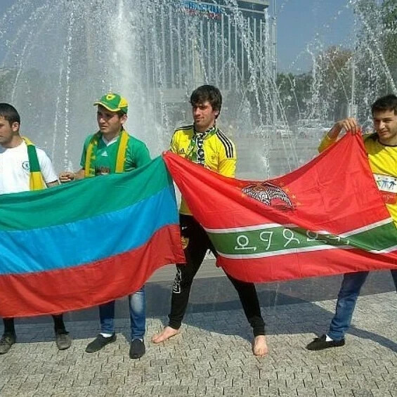 Как выглядит лезгинский флаг