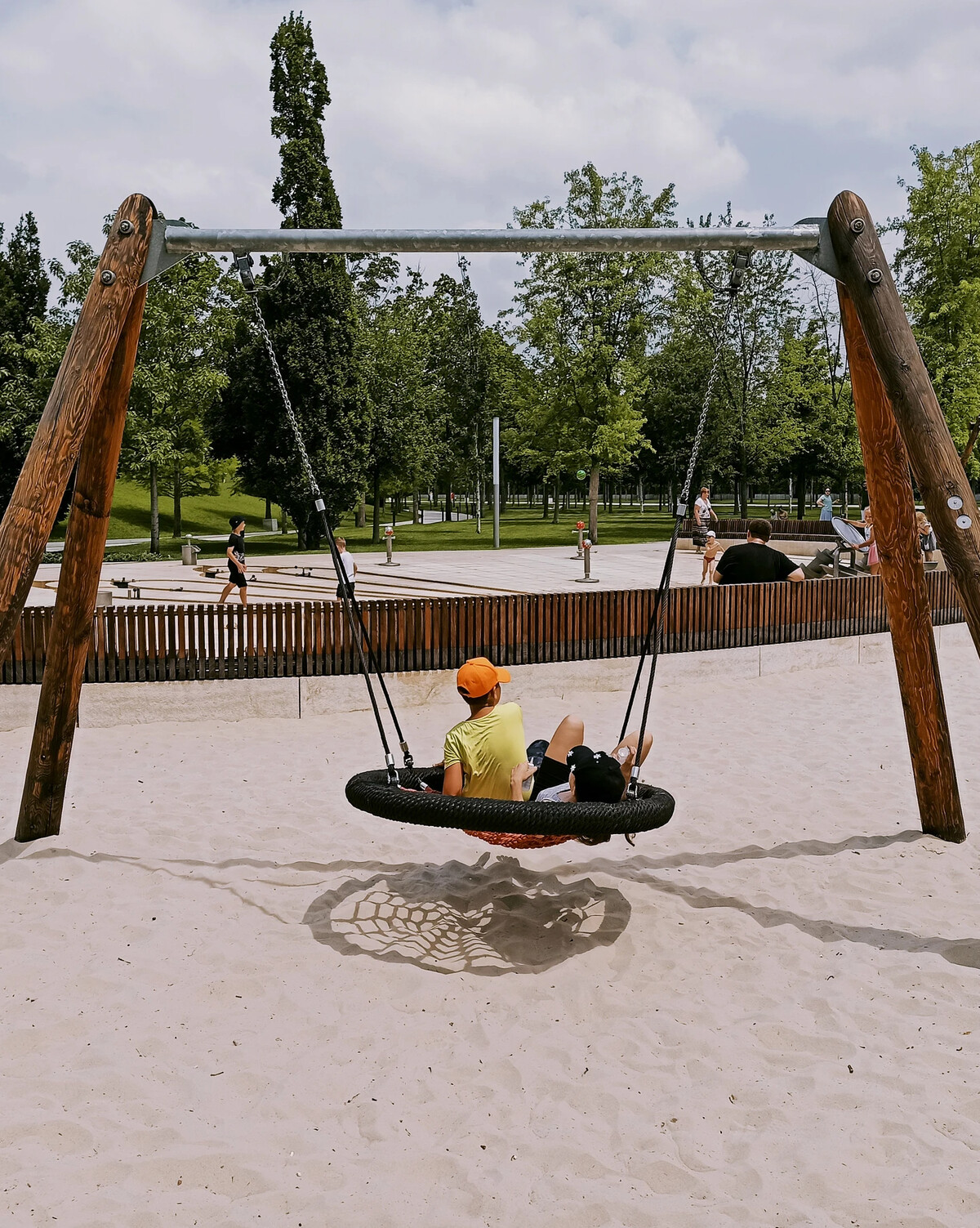 детская площадка в парке галицкого в краснодаре