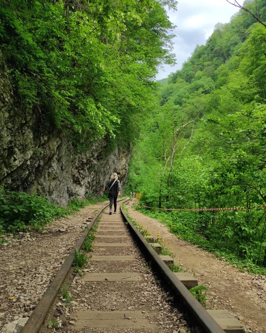 Гуамское ущелье весной фото