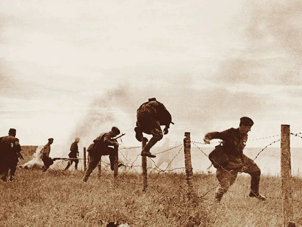 Солдаты идут в атаку фото вов