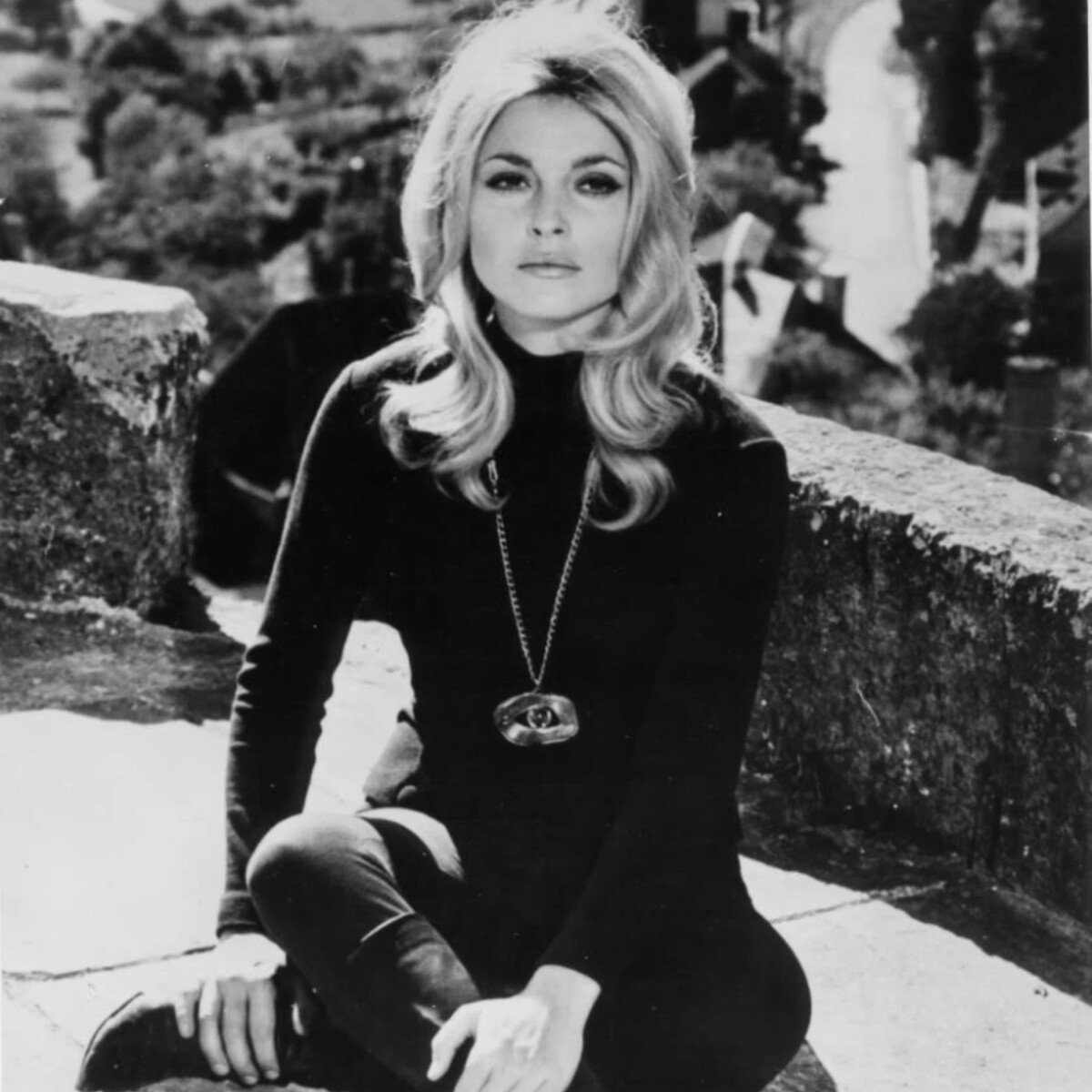 Шэрон тейт фото. Шэрон Тейт стиль. Шеннон Тейт. Sharon Tate Style. Иконы стиля 60х.