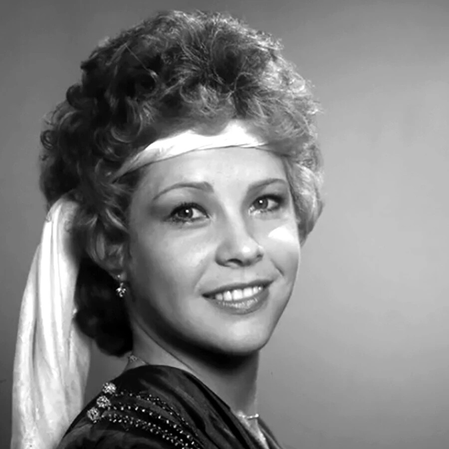 Шарлиз терон молодая. Актрисы россии 40-50 лет. Фильм огни татьяна догилева. Татьяна догилева. Елена бирюкова актриса.