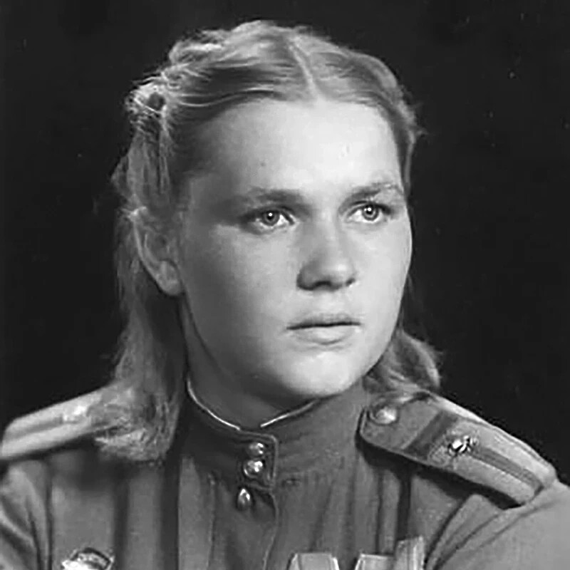 Супер девушки. Тома девушка герои. Eddsworld элли тамара. Мэтт эддсворлд девушка. Баба супер герой на коне.