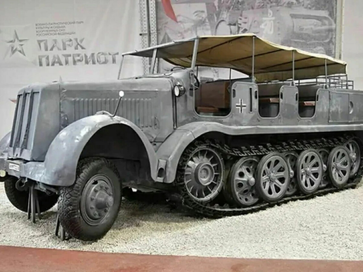 Тягачи вермахта. Тягач SD.KFZ.8. SD. KFZ.8/2. Полугусеничный тягач SD KFZ. Полугусеничный тягач SD.KFZ. 8.