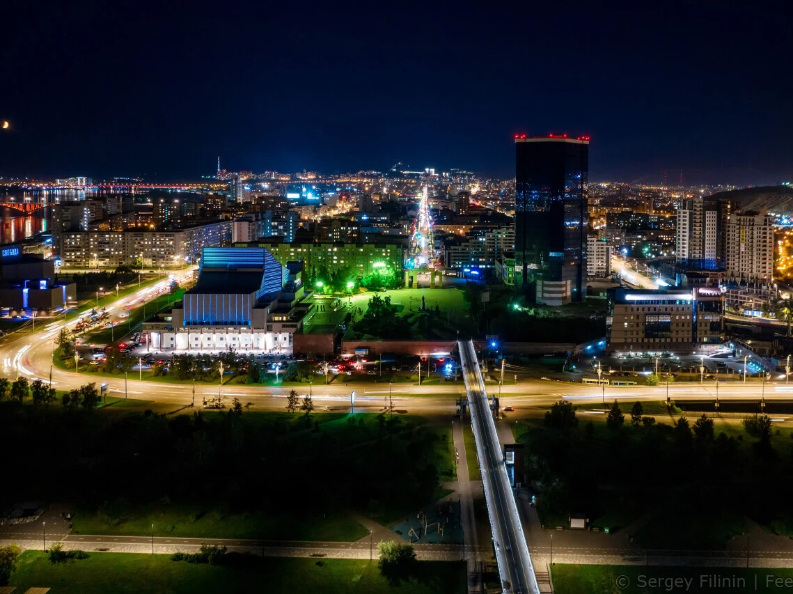 Купить видео в красноярске. Район стрелки Красноярск. Крск Красноярск. Дворец Ярыгина Красноярск. Вантовый мост Красноярск.