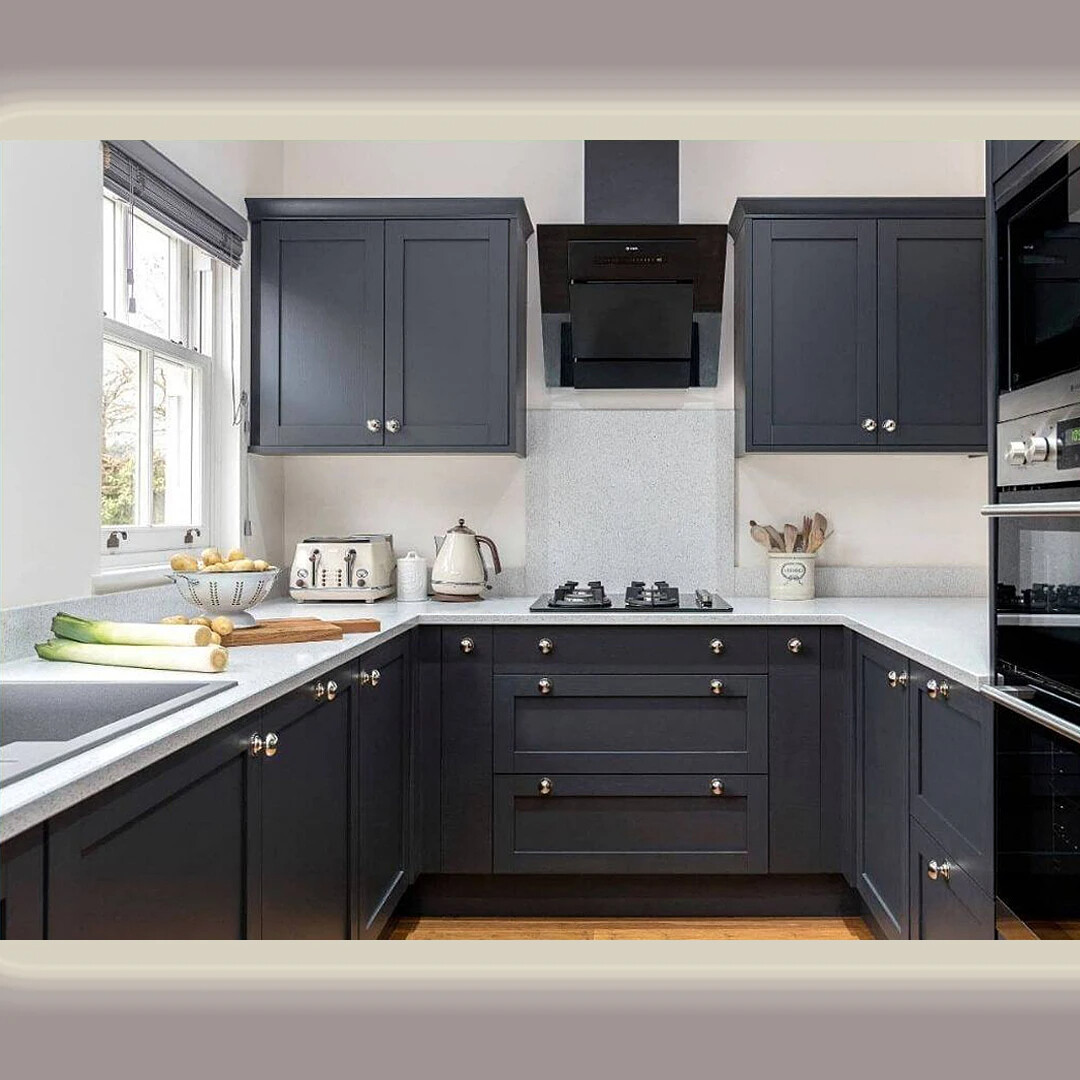 кухня темно серая с белым фото