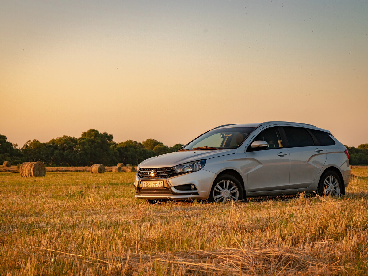 Lada Vesta закат