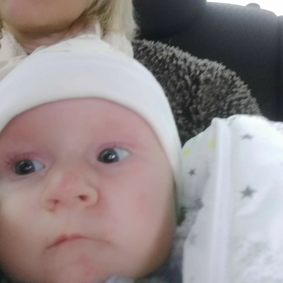 Девочка просит. Жизнь особенной зои. Ник вуйчич. Зоя без ножек сейчас. Особенная зоя последнее видео.