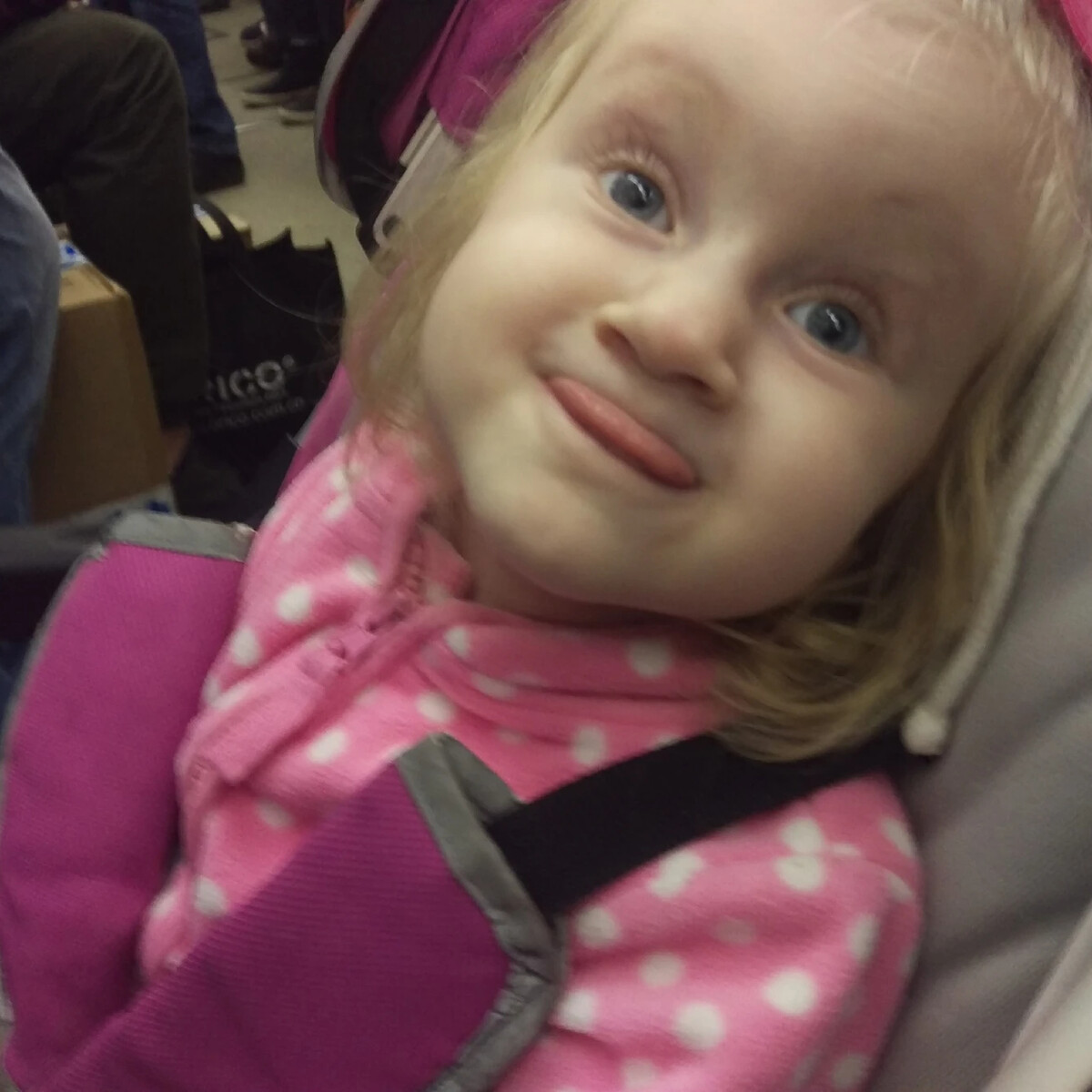 Особенная девочка зоя. Хочу в бассейн. Хочу в бассейн. Регина ник вуйчич. Дши им верстовского.