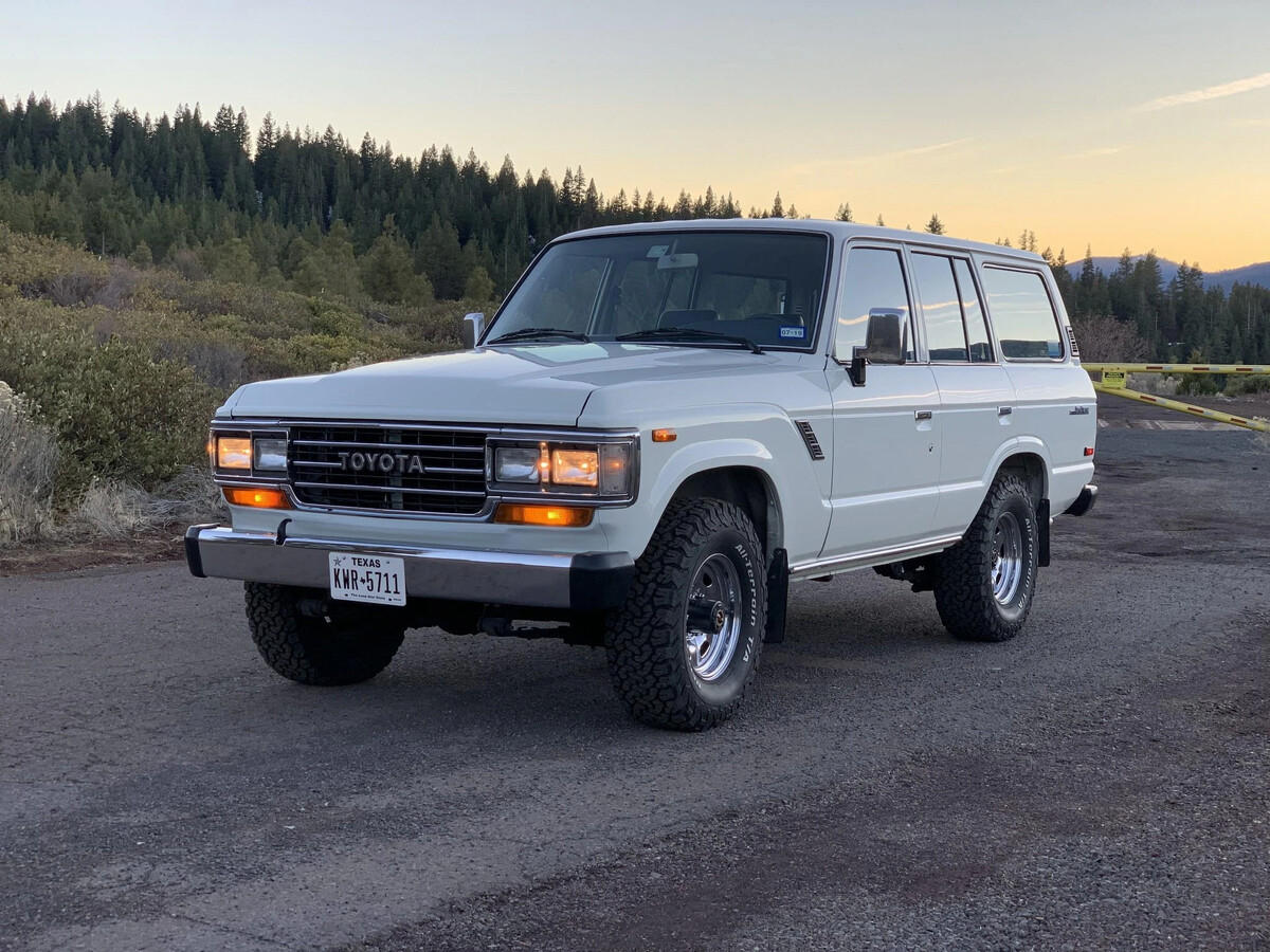 Toyota Land Cruiser fj62