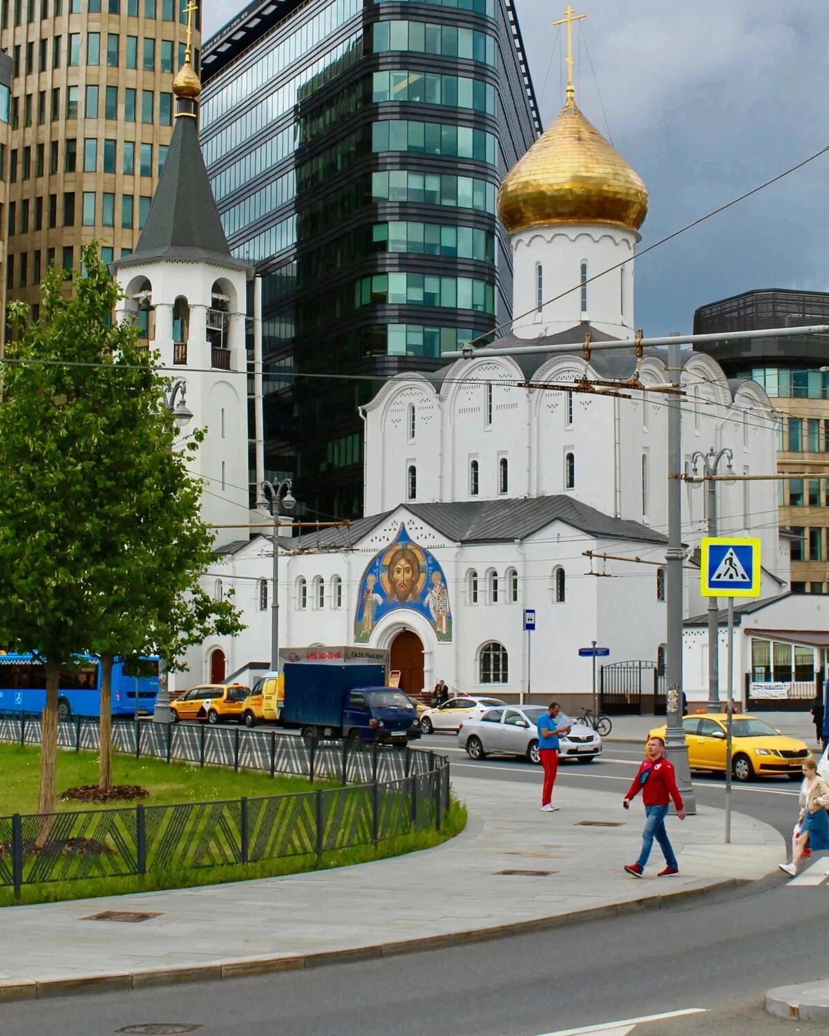 г москва м белорусская. старообрядческий храм на белорусской. бц белая площадь москва. белая площадь храм метро белорусская. белая площадь на белорусской зимой.